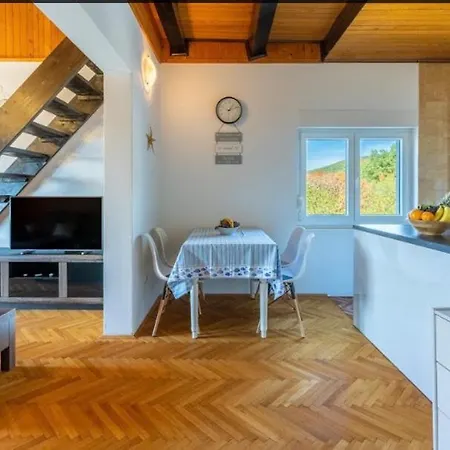 アパート Belleview ツリクヴェニツァ